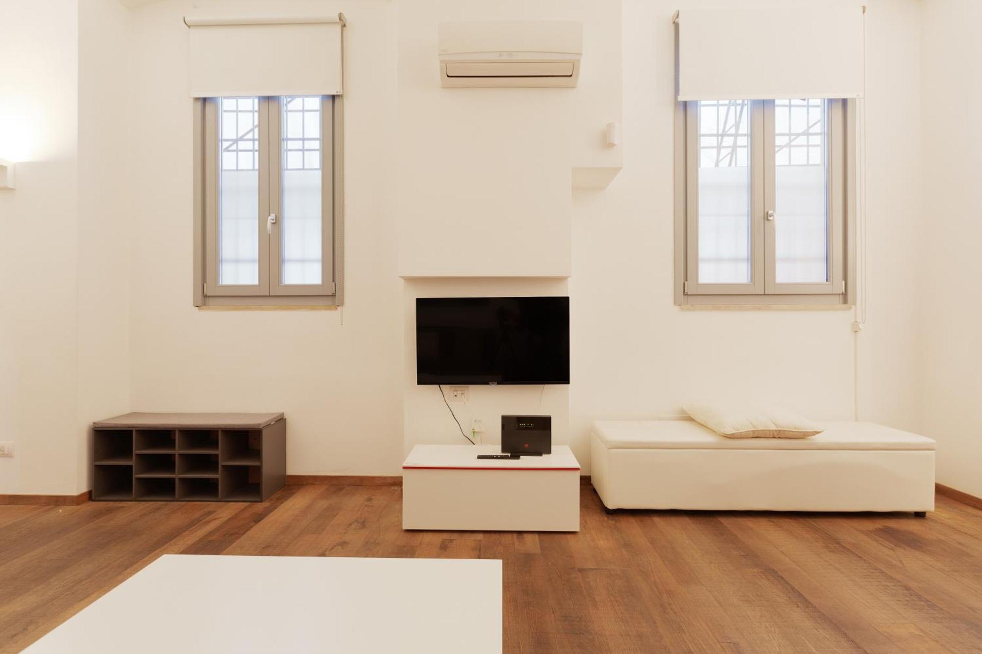 Appartement Modern 280m From Arco Della Pace! Milaan